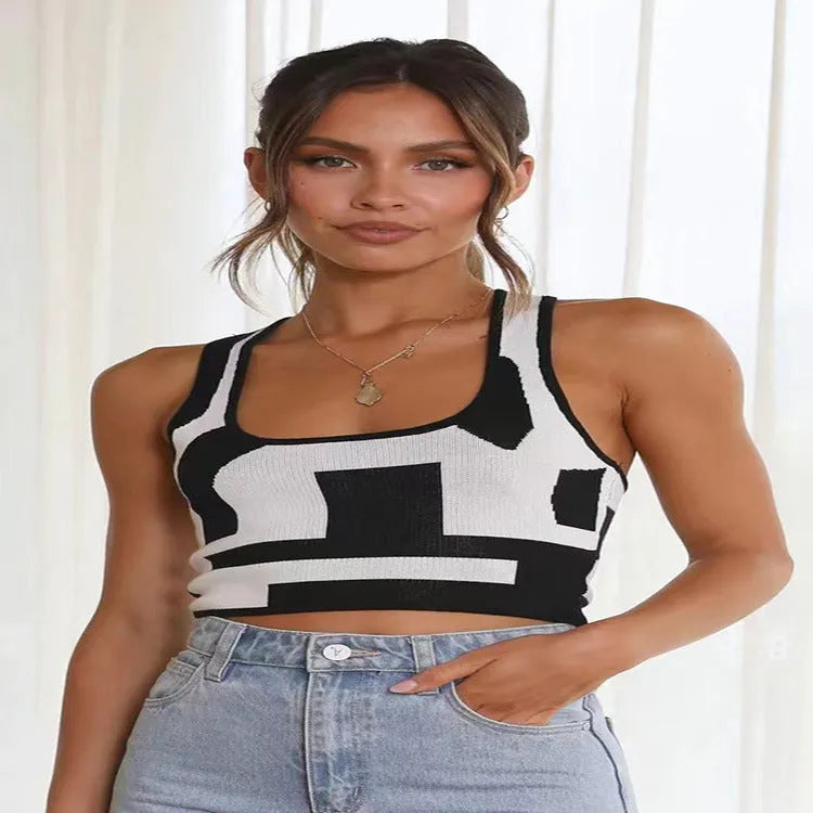 Women's U collar camisole vest with contrast colour panel in slim fit street fashion style