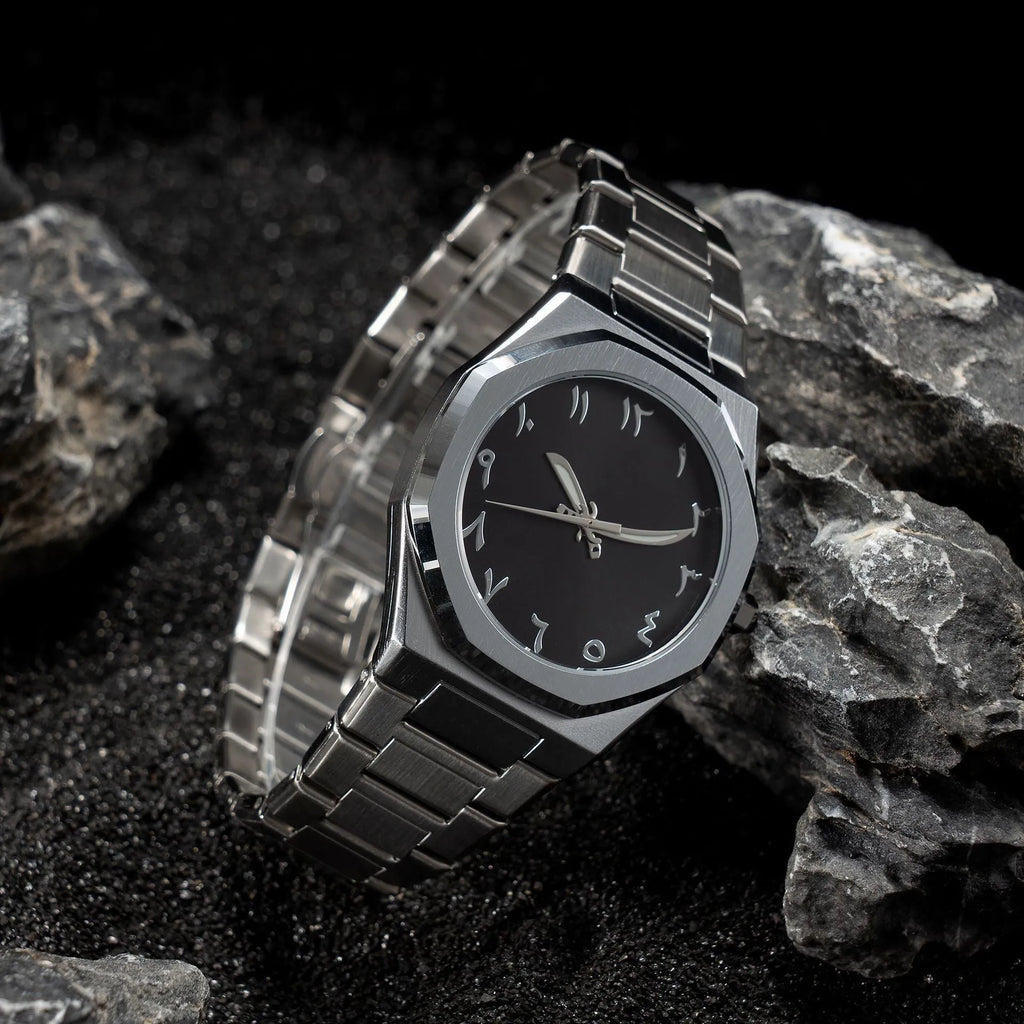 Men's business casual watch with stainless steel band and quartz movement in three colour options