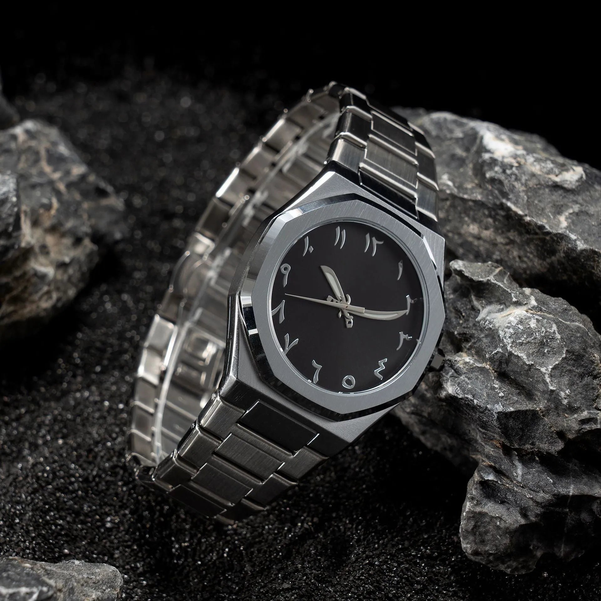 Men's business casual watch with stainless steel band and quartz movement in three colour options