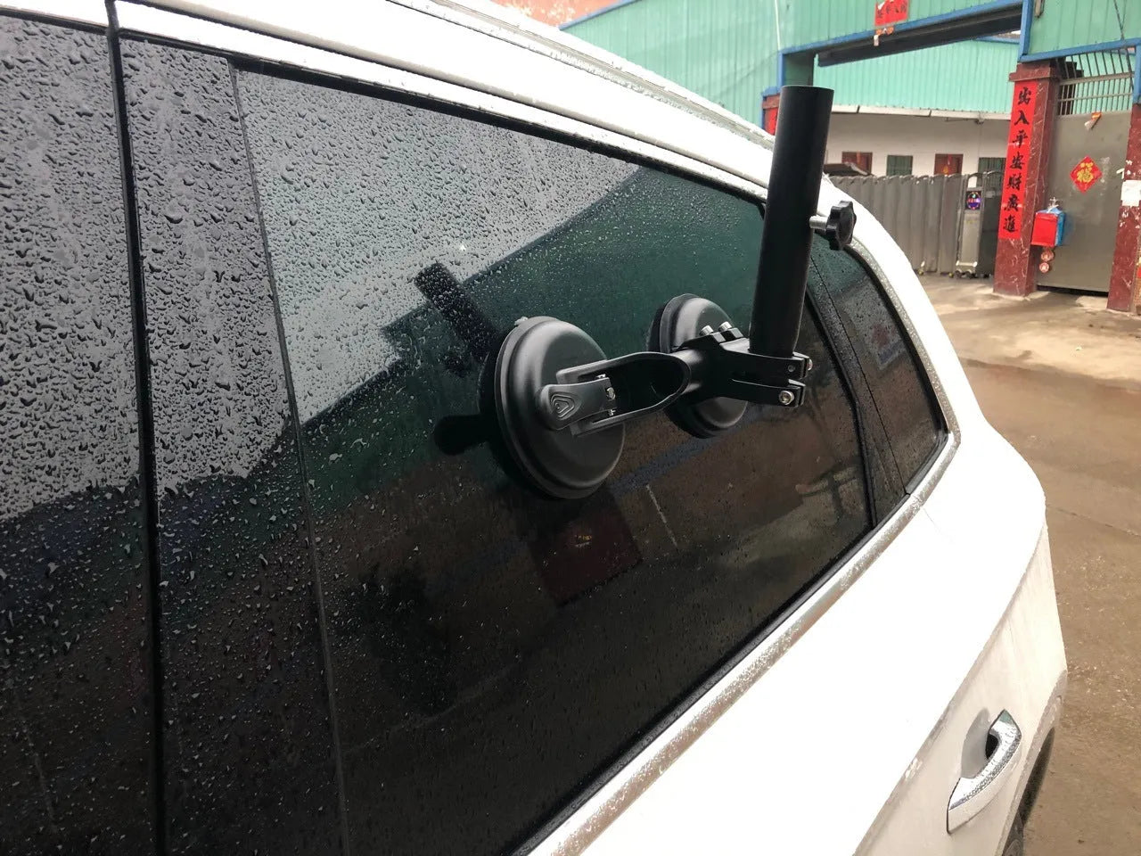 Black off-road car glass sucker flagpole mounting base with round rubber suction cup