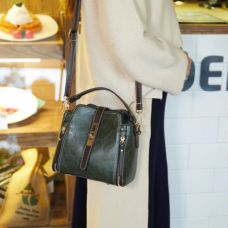Women shoulder bag in faux leather with detachable handle and adjustable strap, Brown