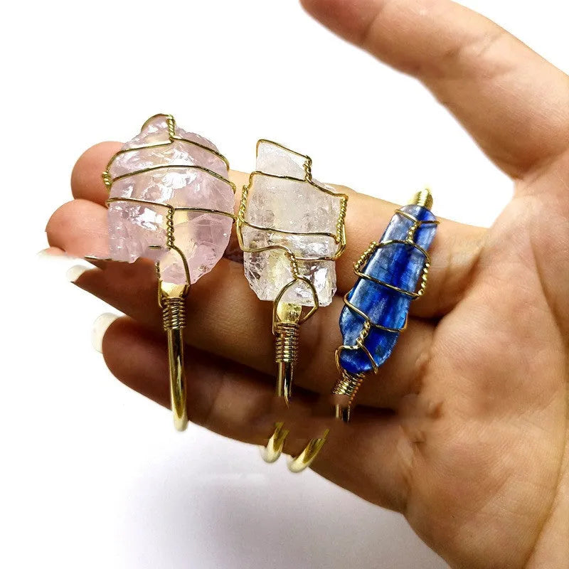 Geometric natural crystal bracelet with gold winding and ethnic bohemian design