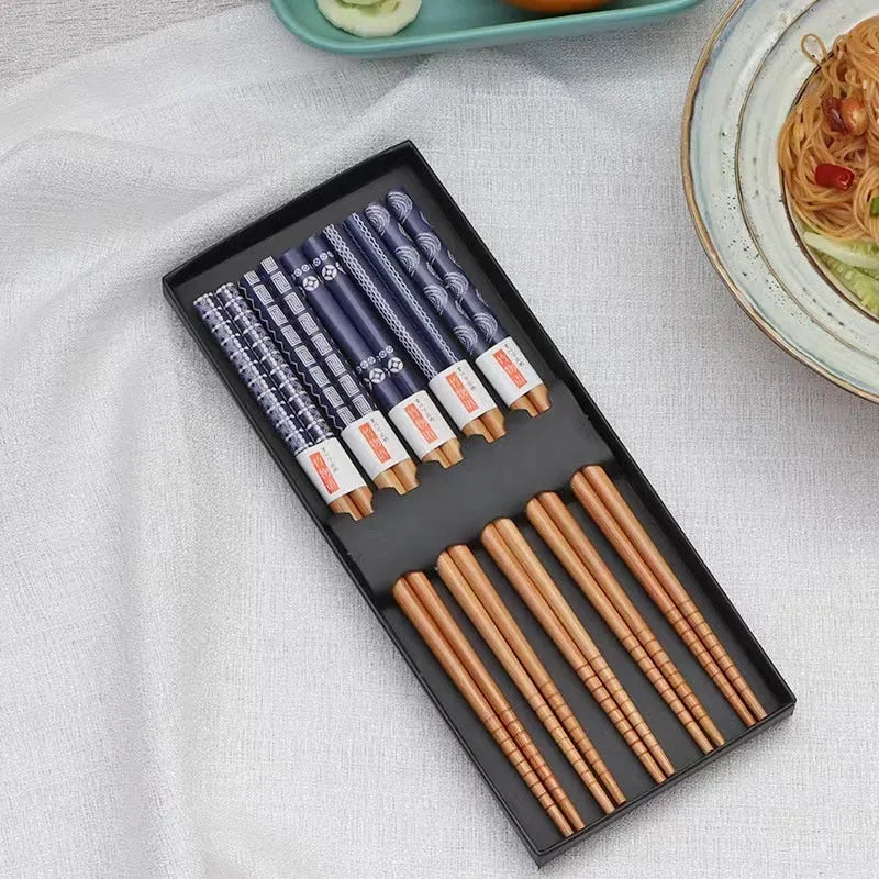 Five pairs of Japanese pattern bamboo chopsticks in gift box with lucky cat or blue designs