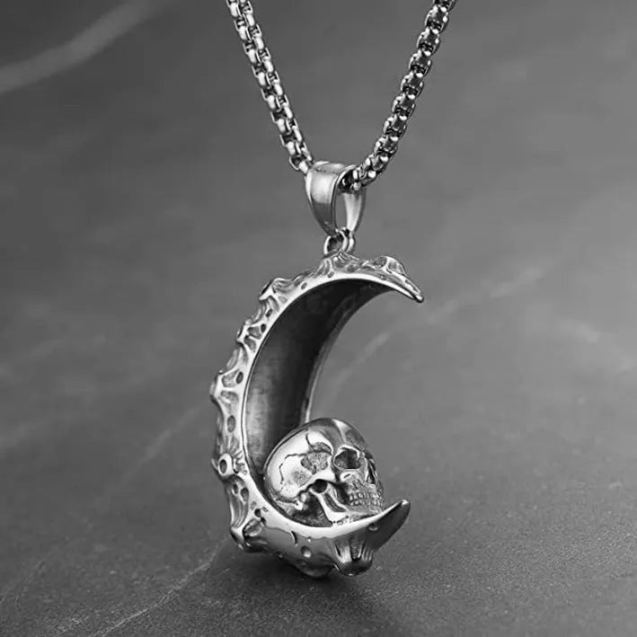 Men's silver skull necklace with stainless steel chain and alloy pendant