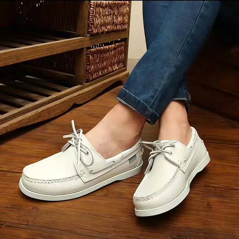 Men's British style casual shoes with artificial PU upper in solid colours with flat heel and round toe design