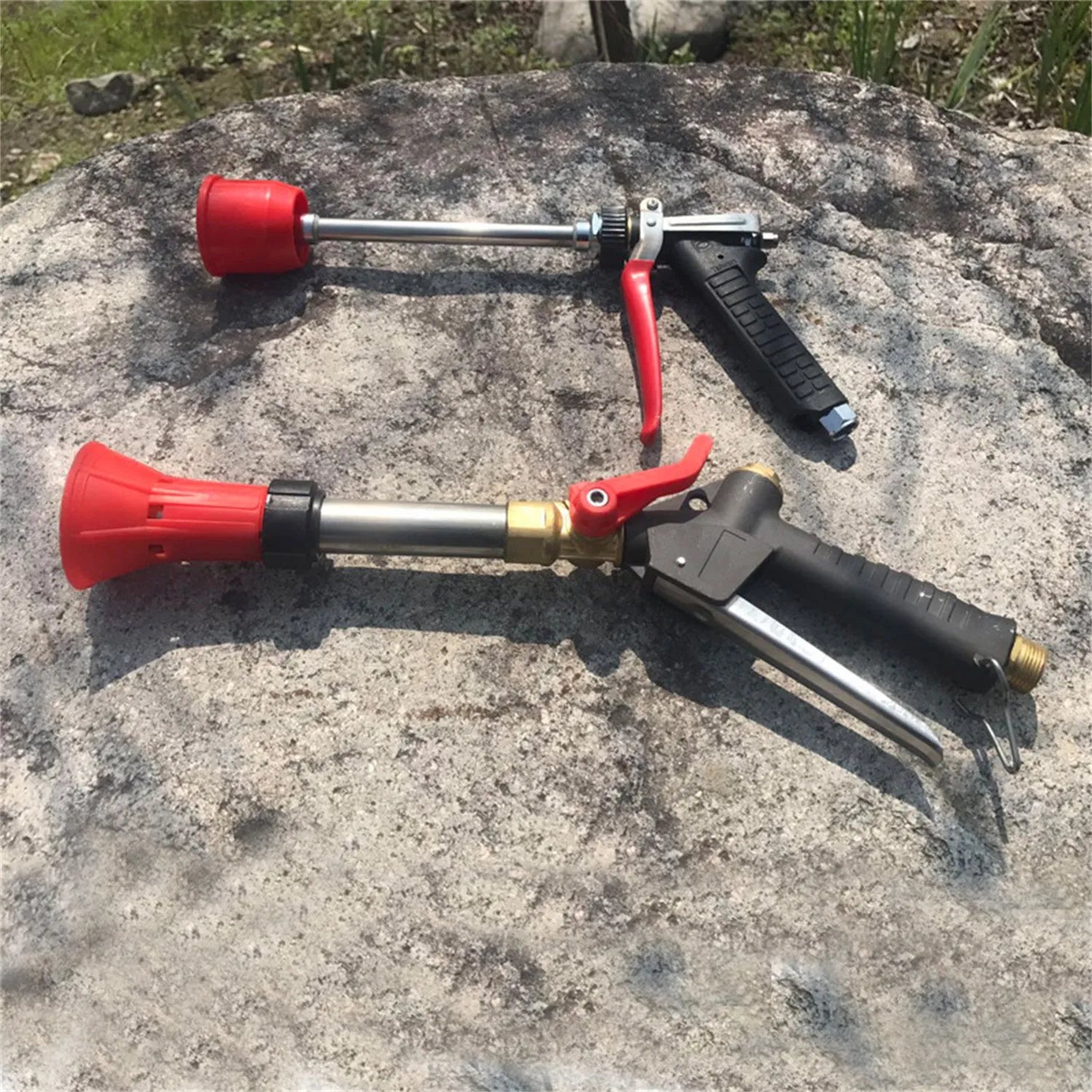 Adjustable high-pressure agricultural spray gun with submachine gun design for pesticide spraying