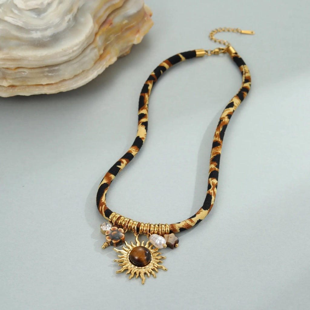 Leopard series stainless steel necklace with geometric pendant on adjustable 41-50cm chain for women