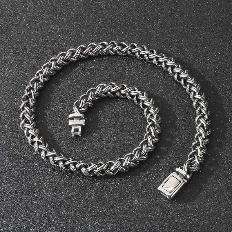 Men's titanium steel keel chain necklace with geometric twist and hemp flowers chain in antique silver.