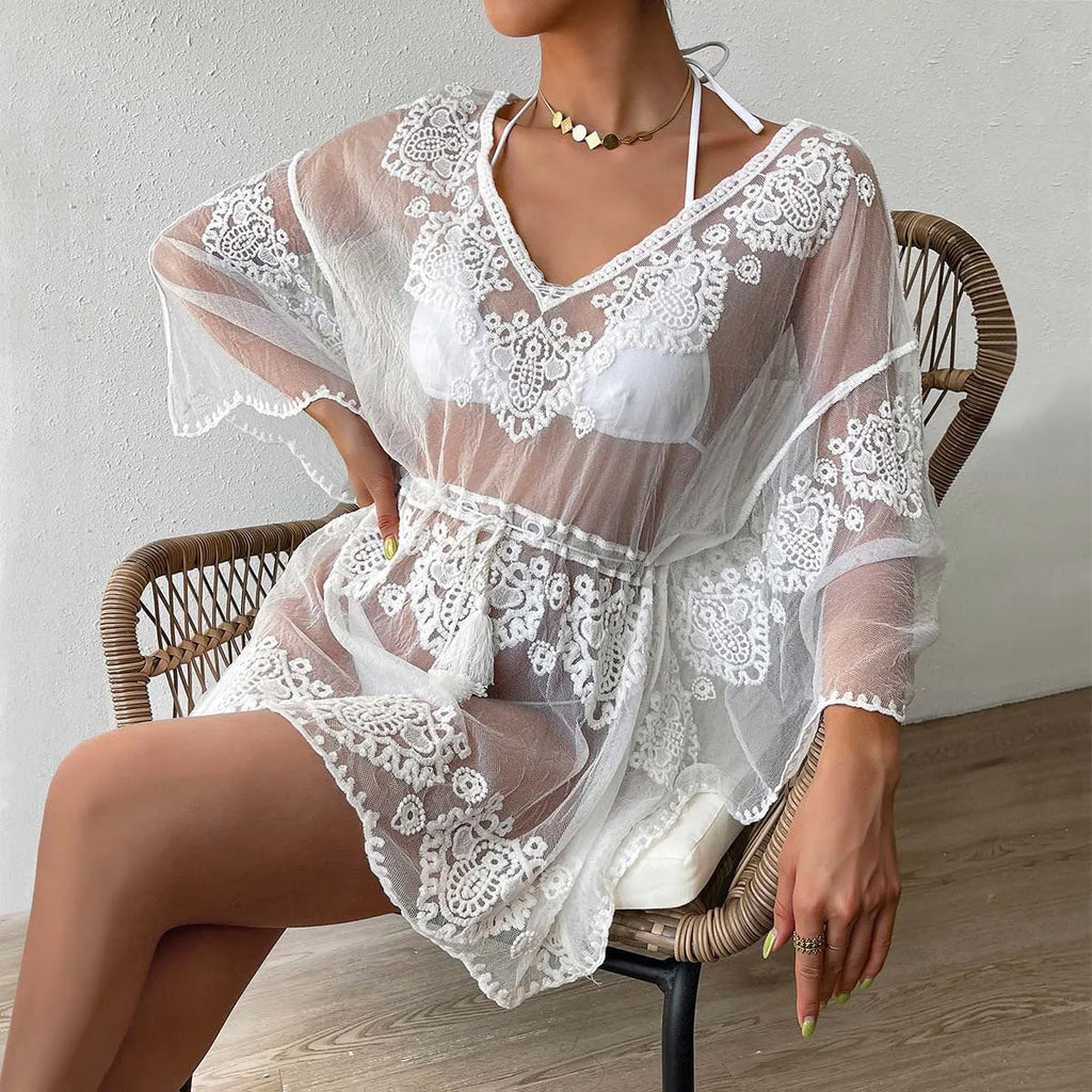 White free-size beach blouse for women's swimming and sun protection