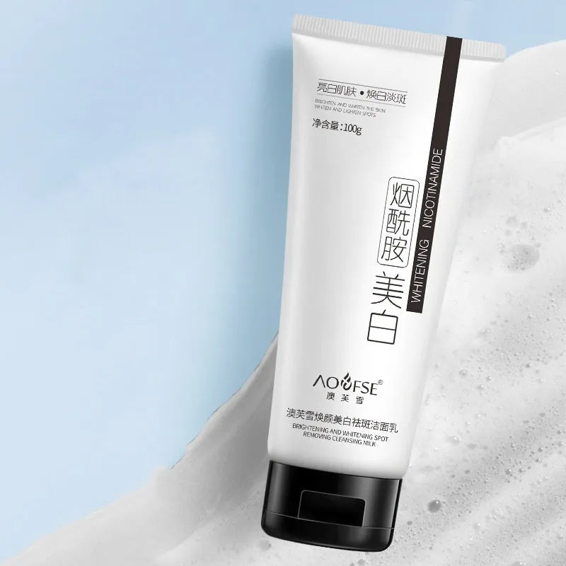 100ml bottle of white whitening and freckle removing facial cleanser for pore cleansing.