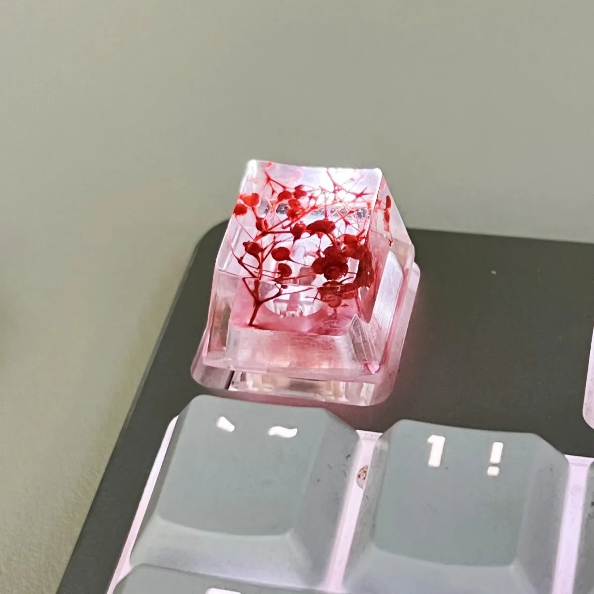 Transparent resin mechanical keyboard keycap with starry sky design in four colour options