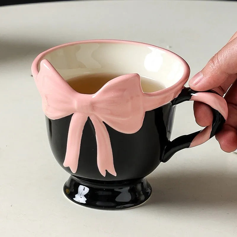 Ceramic mug with heart bow design in black pink colour, 400ml capacity