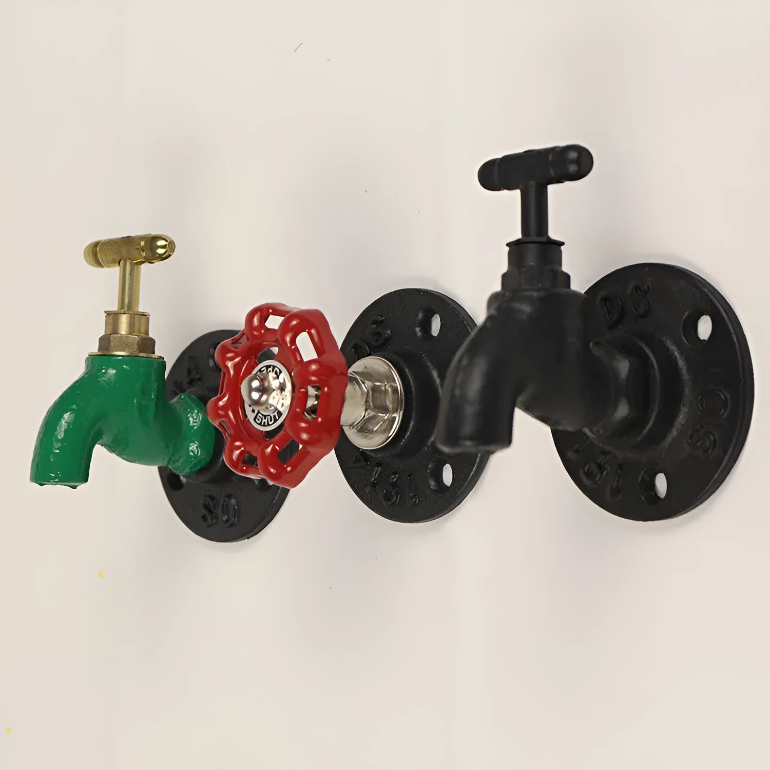 Metal wall-mounted towel rack hook with water pipe industrial design in polished finish