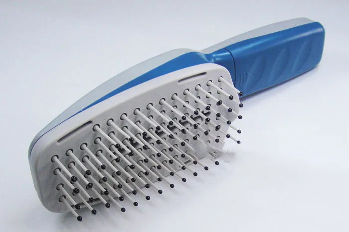 Negative ion pet comb with removable brush head and ozone cleaning function.