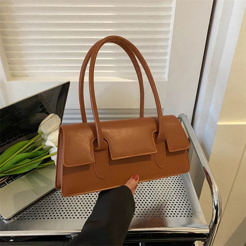 Women's small horizontal square shoulder bag in PU leather with stitching details