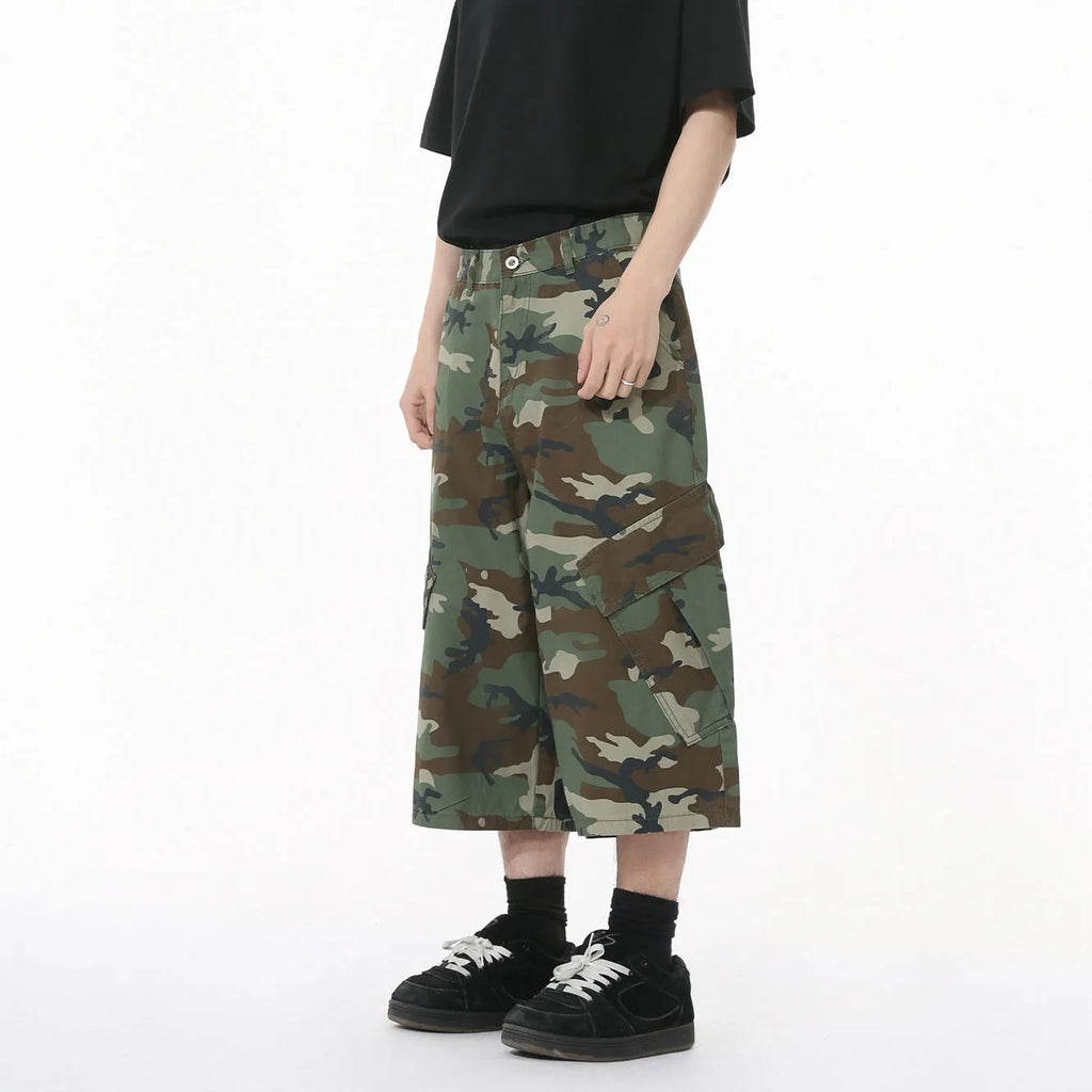 Men's cropped camouflage jeans with large pockets and American side stitching