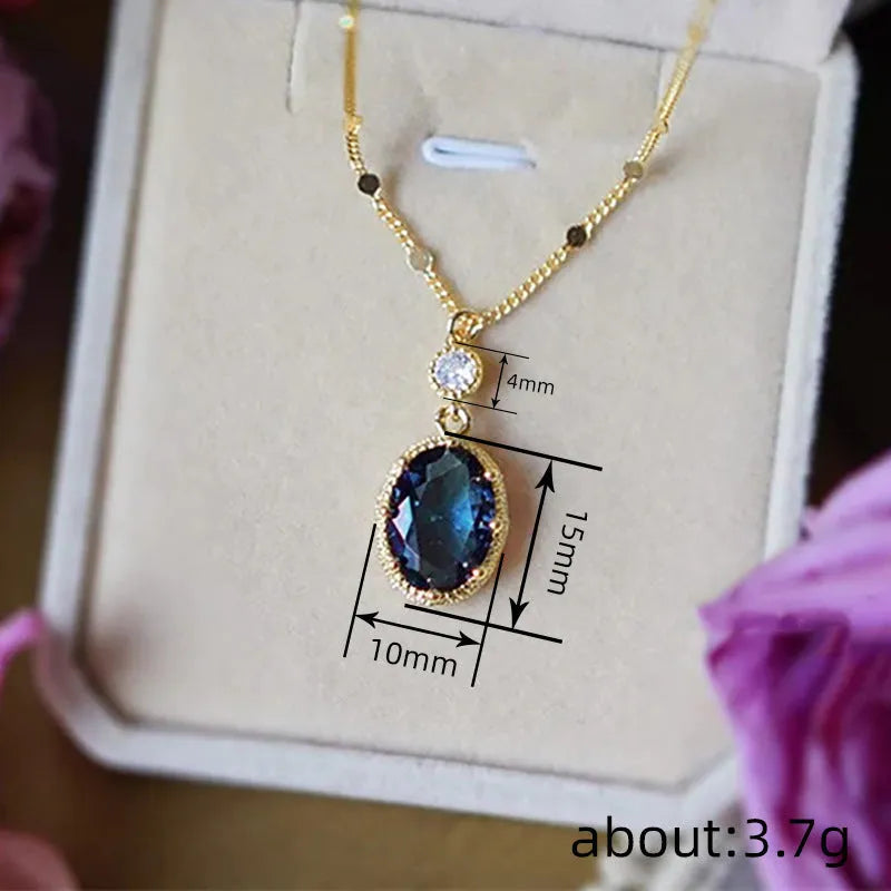 Gold geometric pendant necklace with French retro styling and electroplated finish
