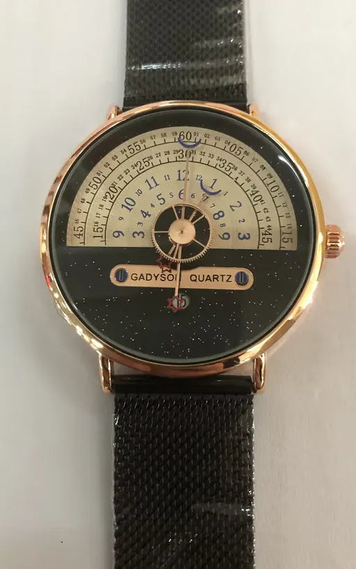 Men's gold and silver sports watch with 40mm dial and stainless steel strap