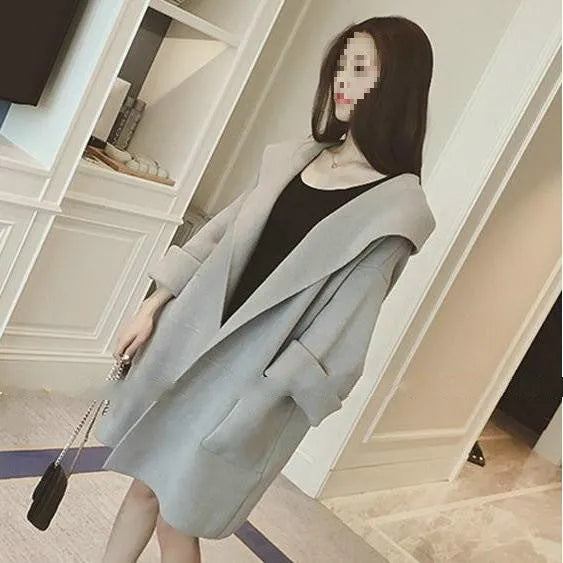 A plus size woman's loose-fitting grey cotton coat with lace details, long sleeves, for spring and autumn.