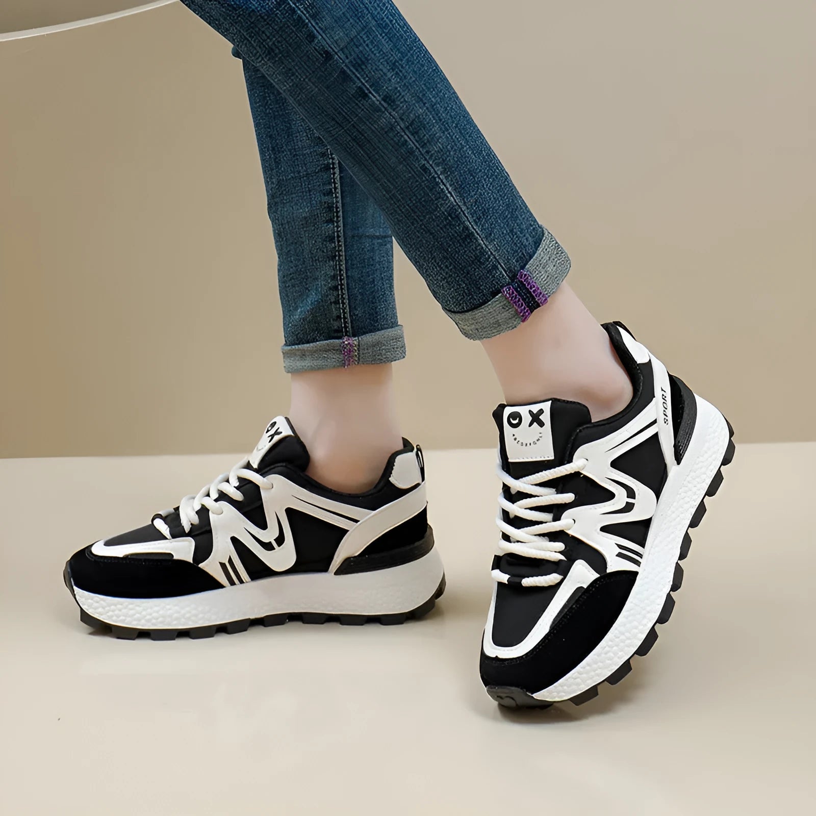 Women's flat heel platform casual shoes in black with lace-up design and round toe