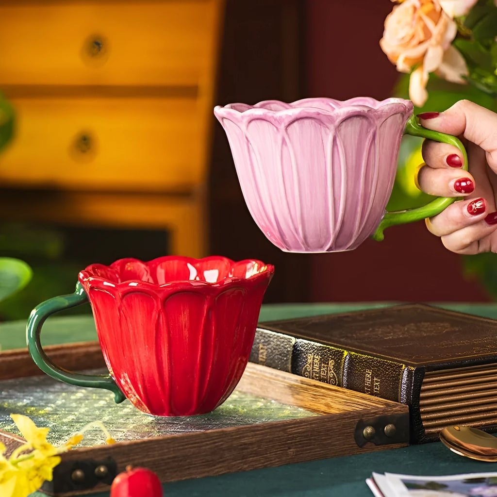 Ceramic breakfast cup with floral pattern showing 500ml capacity measurement