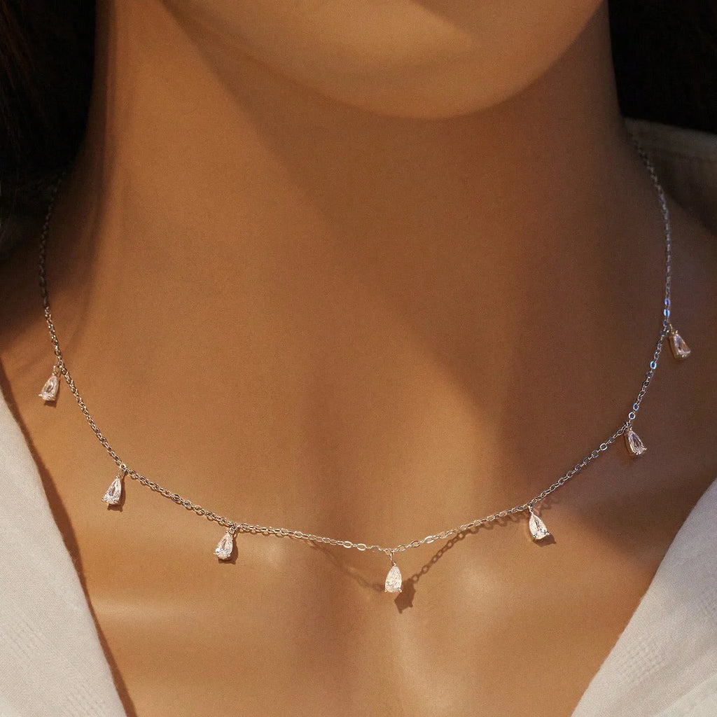 Gentle drop-shaped artificial zircon necklace in 925 silver with adjustable length and O-shaped chain