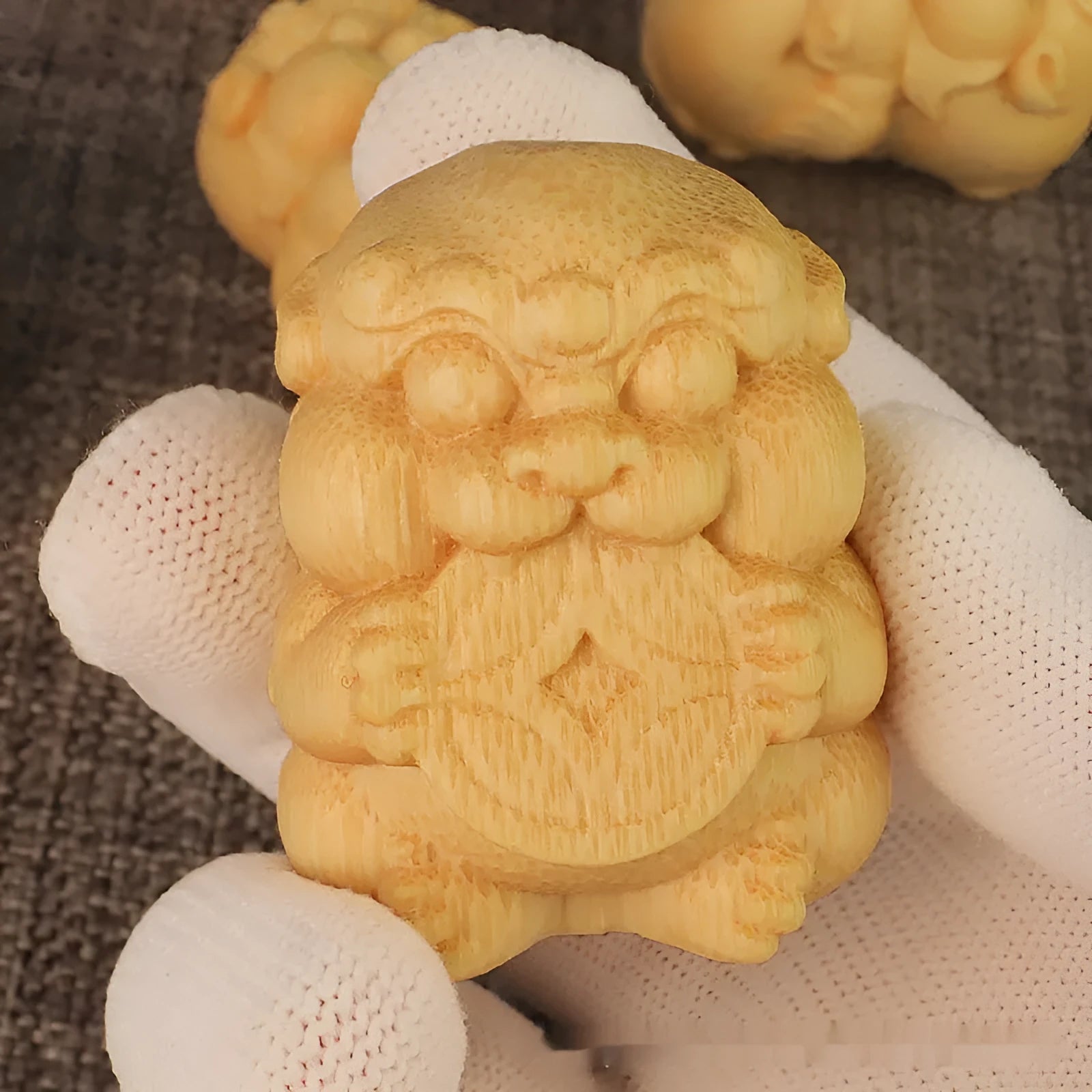 Solid bamboo carving ornament traditional handmade cash-free decorative figurine 4.5cm height
