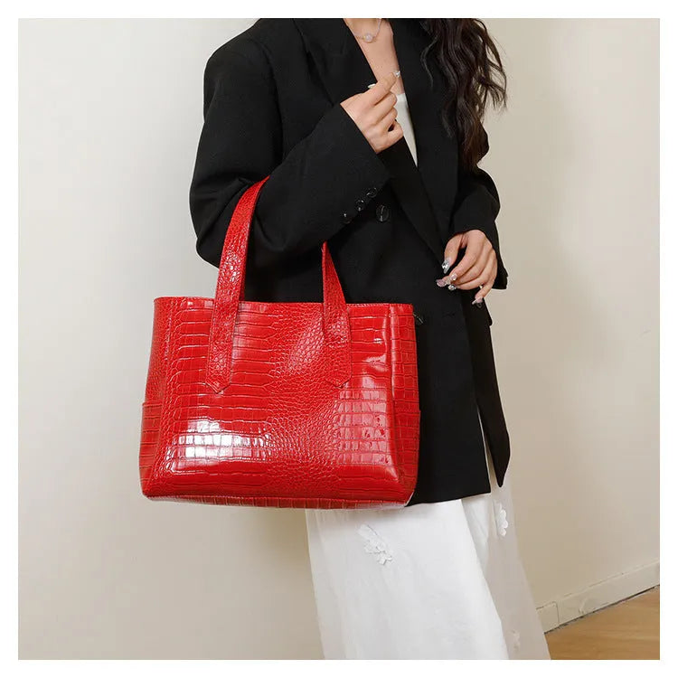 Crocodile pattern black large capacity one-shoulder commuter bag with double shoulder strap and sandwich pocket