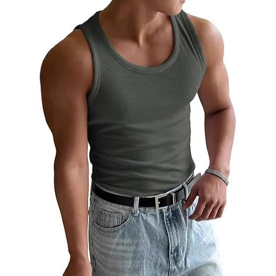 Men's tight-fit round neck polyester sports T-shirt with wool lining on a mannequin.