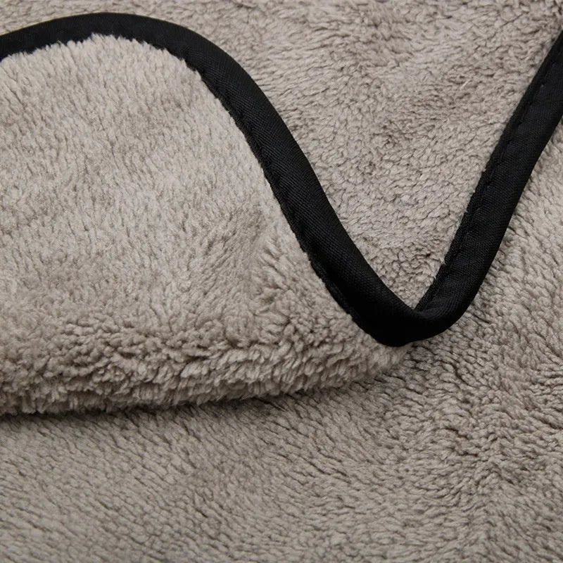 Microfibre car wash towel showing 75x35cm, 60x40cm and 100x40cm size options for vehicle cleaning