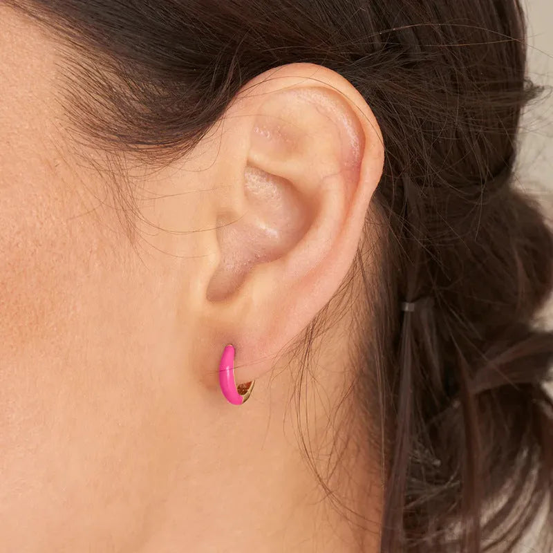 Geometric U-shaped oval curved stud earrings with a marbled dripping oil colour finish.