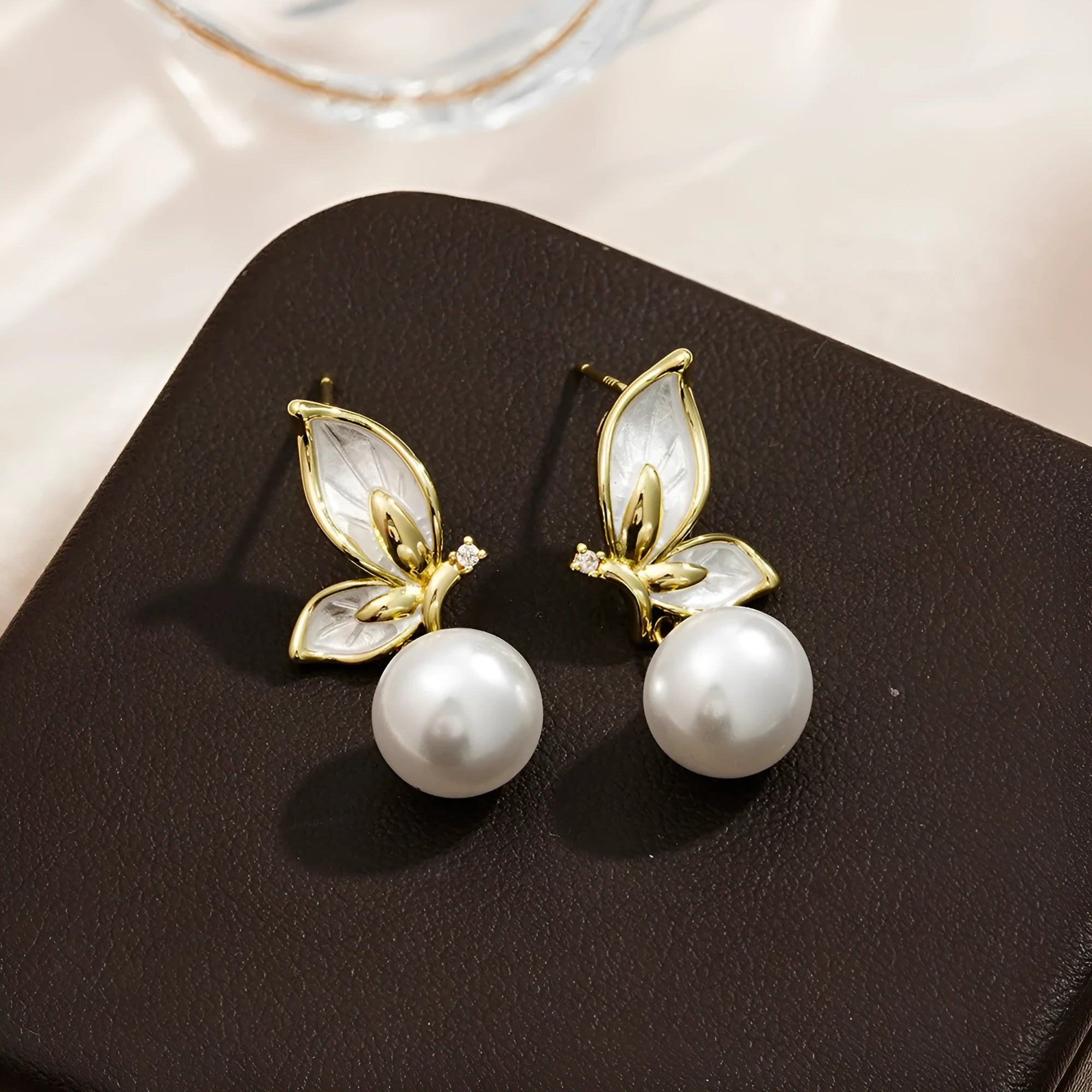 Women's butterfly earrings with zircon painting on copper with electroplated finish in PT0203 colour