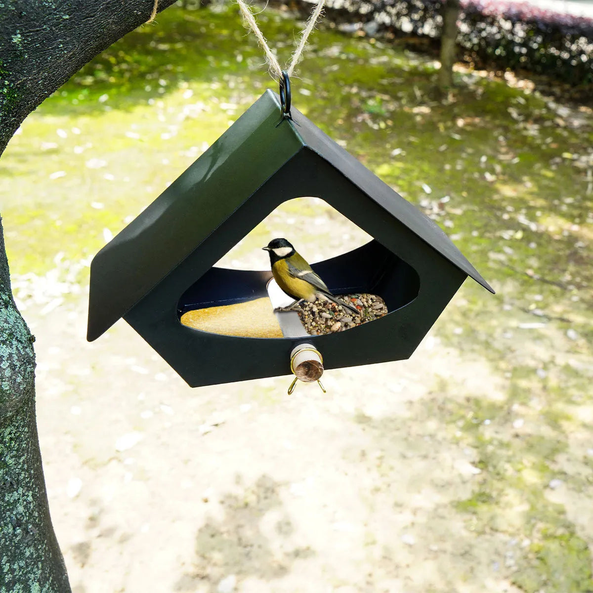 European-style iron bird nest with anti-rain feature for outdoor garden decoration