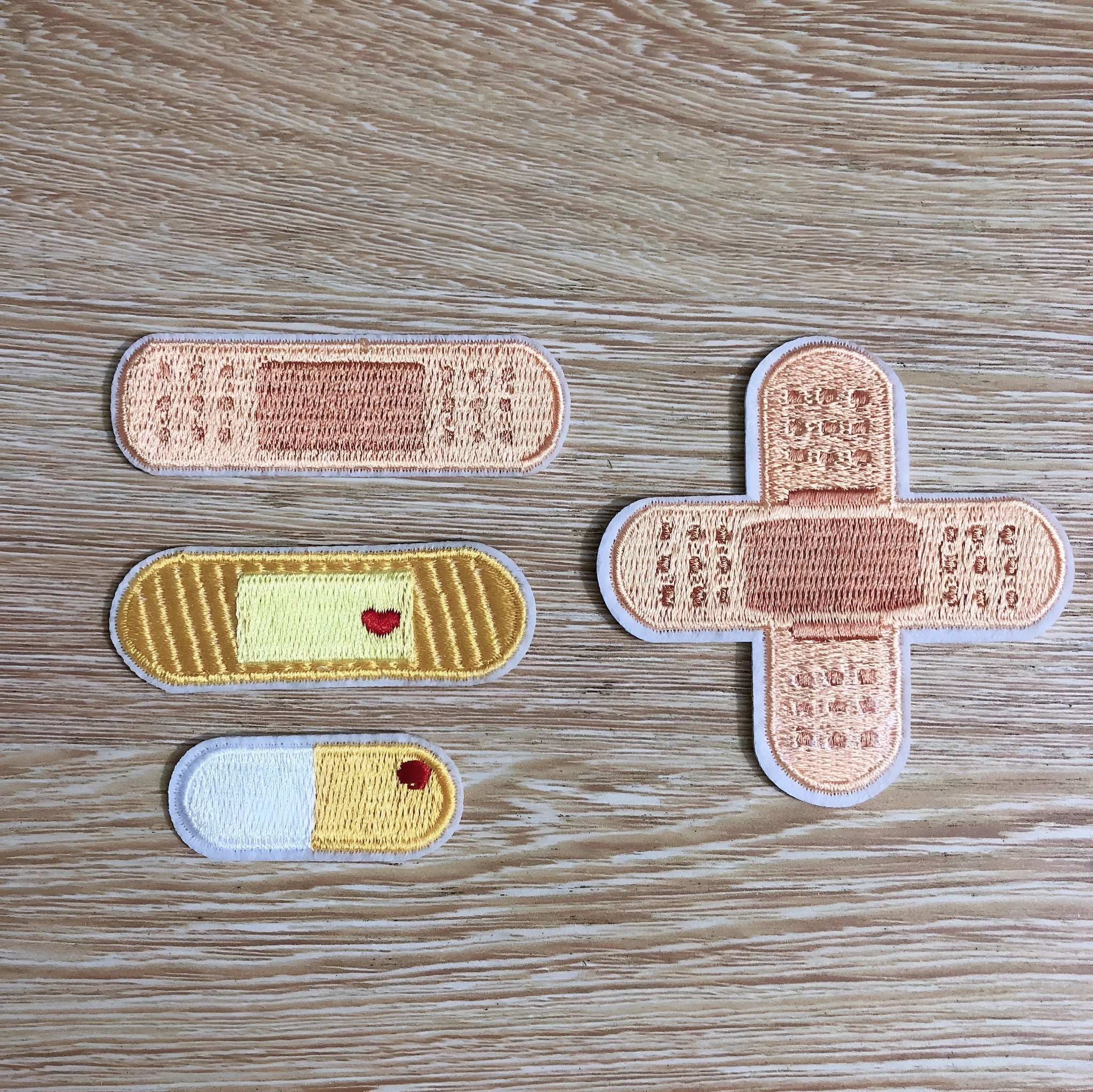 Full embroidered computer patch badges with lace embroidery detailing in a 10-piece pack