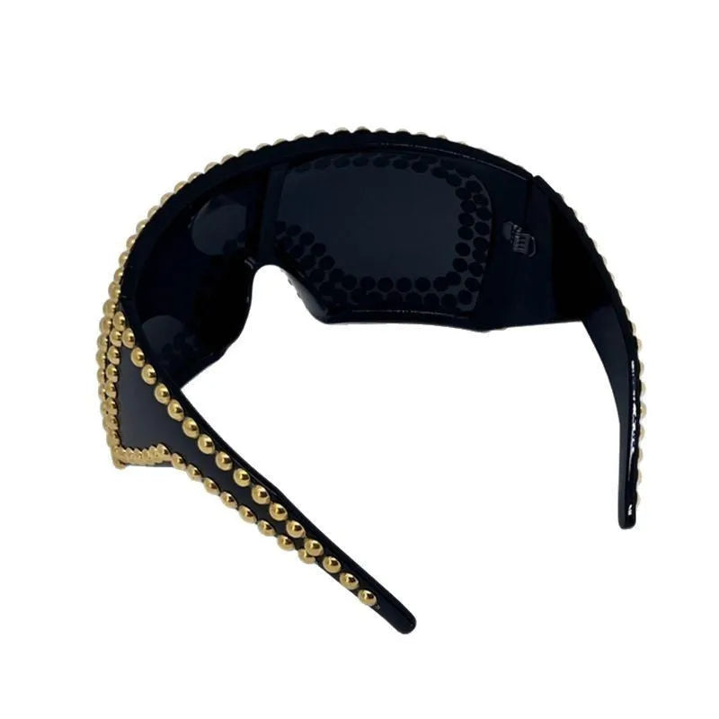 Men's punk sunglasses with large rim and square rivet details in silver or gold colour