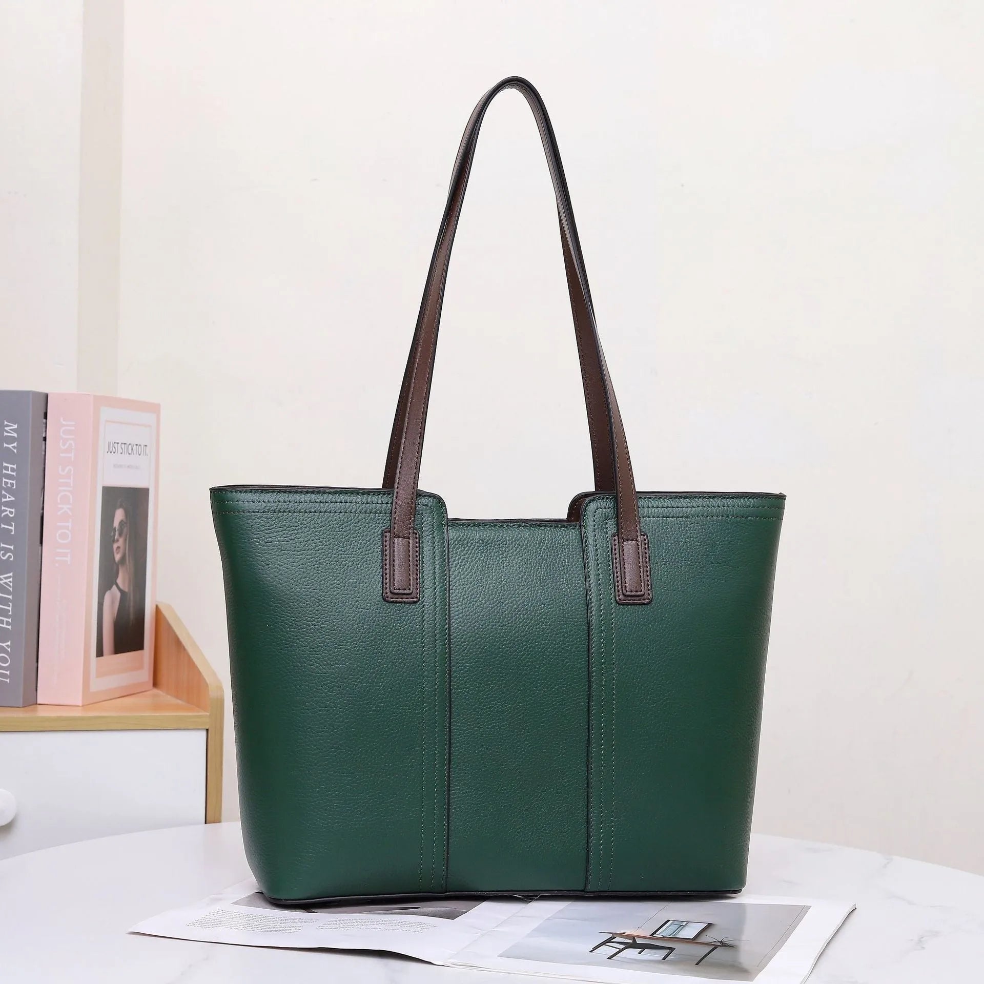 Genuine leather women's shoulder bag in box-type suitcase shape with sandwich pocket design