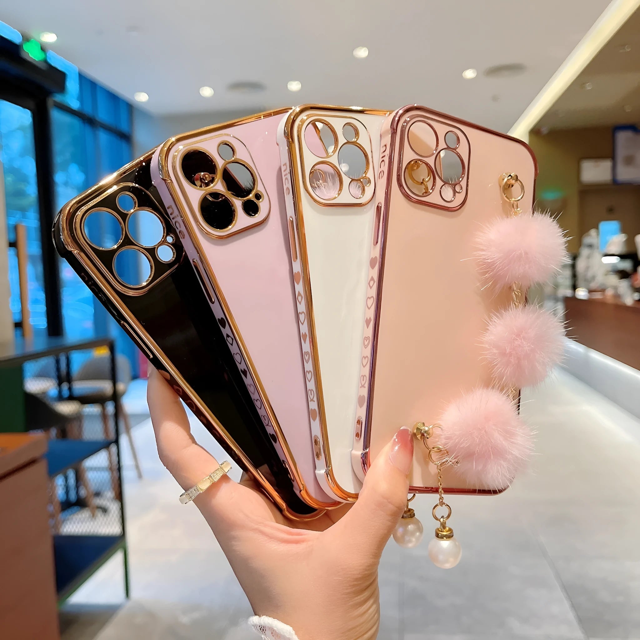 TPU phone shell with plush bracelet and electroplated chain in black for iPhone 13 Pro Max