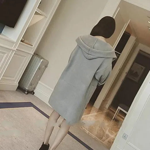 A plus size woman's loose-fitting grey cotton coat with lace details, long sleeves, for spring and autumn.