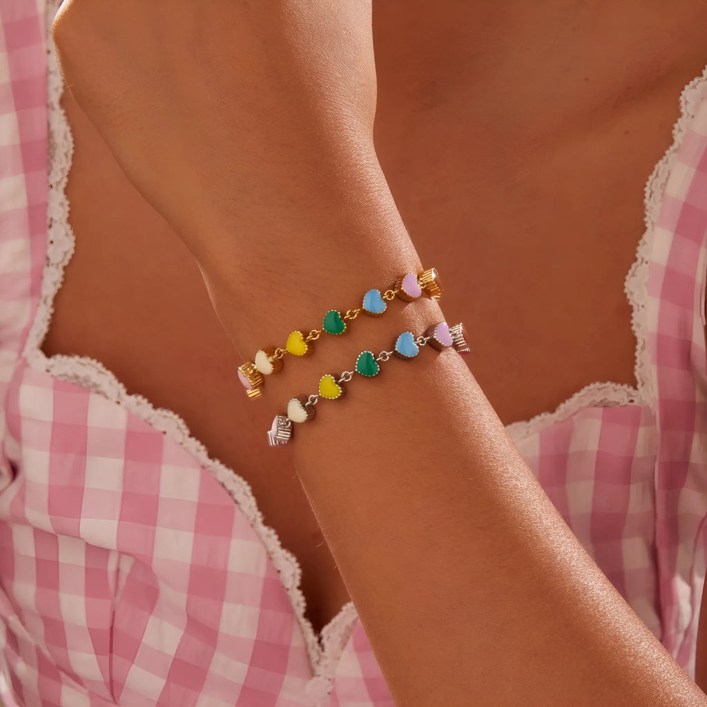 Women's heart-shaped stainless steel bracelet with 18K gold plating in gold and steel colour options