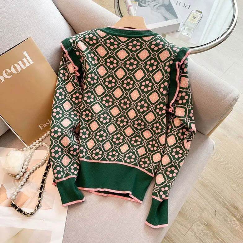 Green printed women's sweater with loose fit and regular sleeves for casual wear
