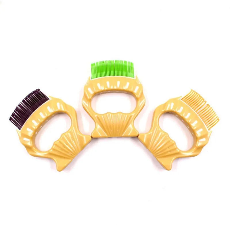 Shell-shaped pet grooming brush with bent wire bristles in green colour