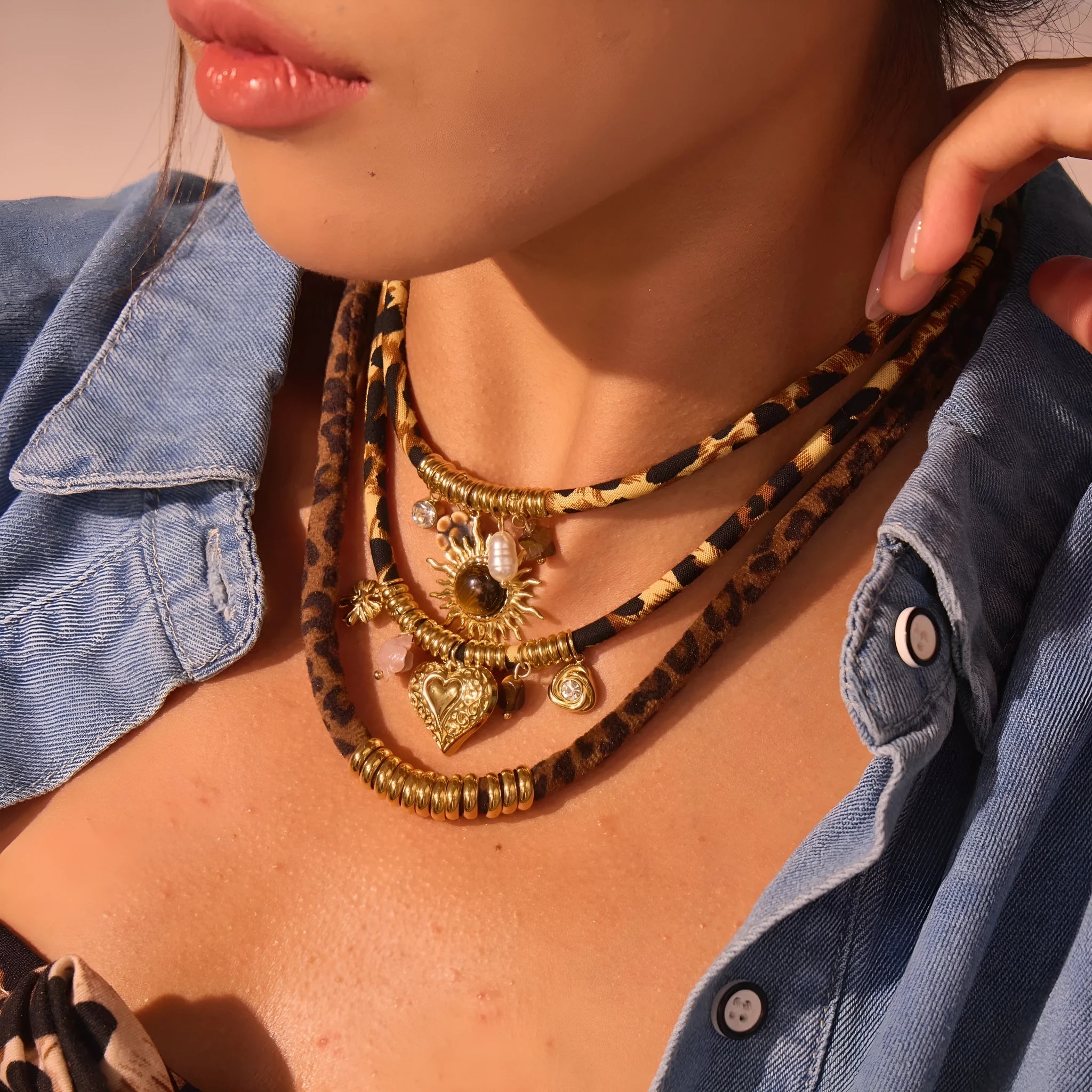 Leopard series stainless steel necklace with geometric pendant on adjustable 41-50cm chain for women