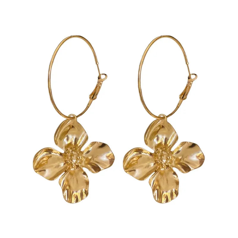 Women's geometric flower earrings in gold or silver electroplated metal with cold style design