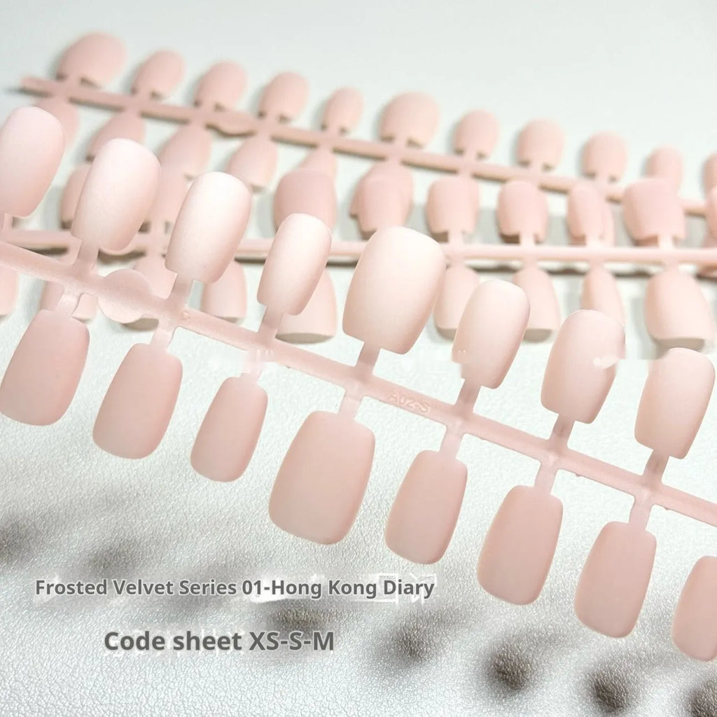 Frosted Velvet Cat's Eye 01 press-on nails with Aurora effect in short ladder sizes