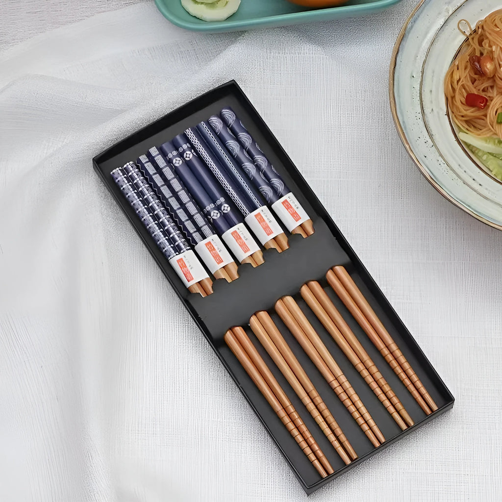 Five pairs of Japanese pattern bamboo chopsticks in gift box with lucky cat or blue designs