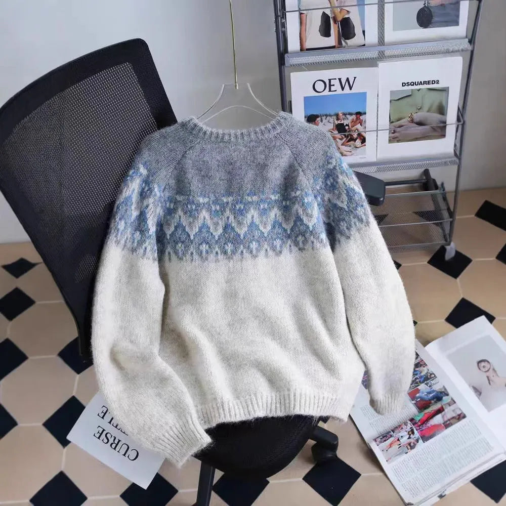 Women's thick jacquard knit sweater coat with contrasting colour design in loose fit