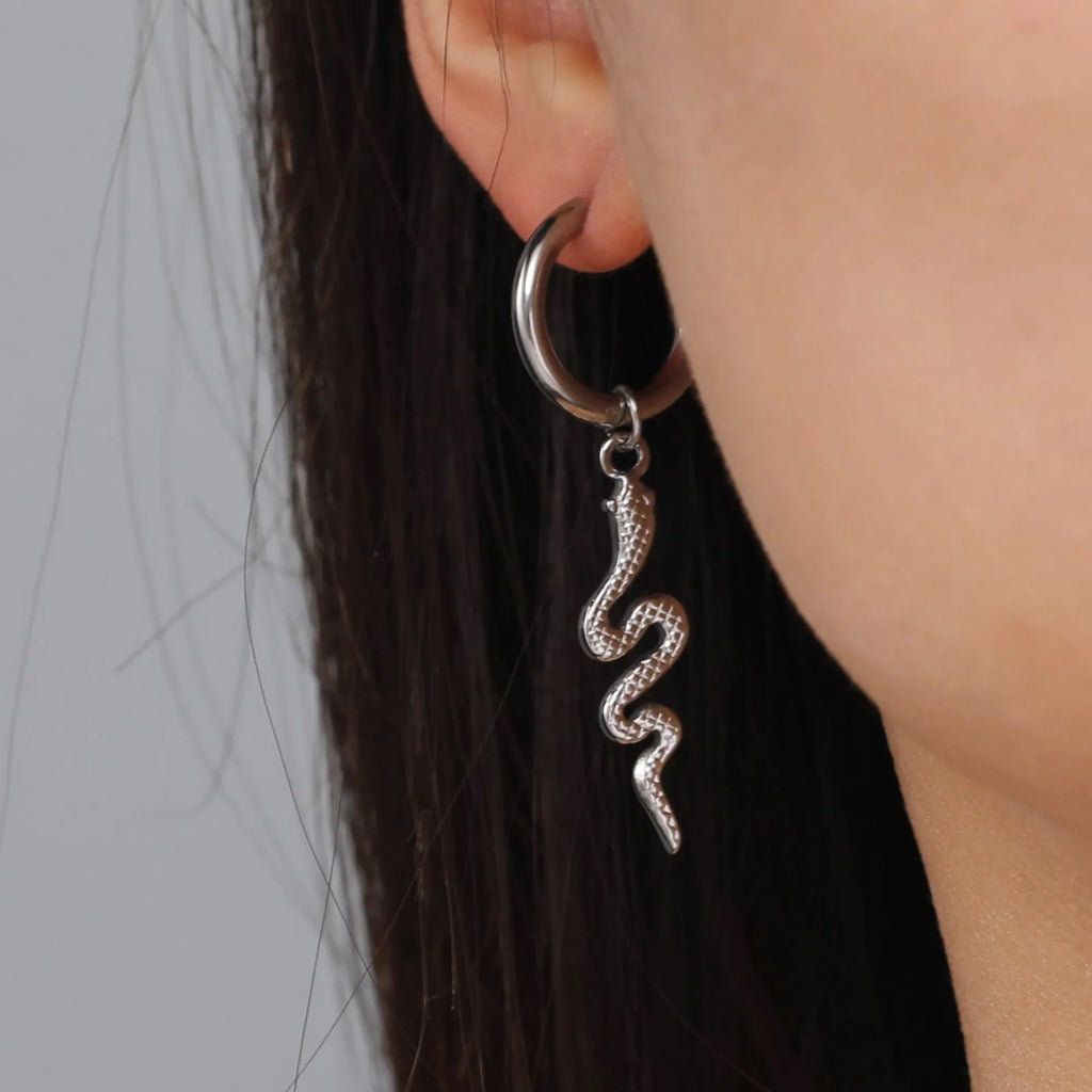 Snake-shaped vintage stainless steel earrings with 18K gold plating and electroplating treatment