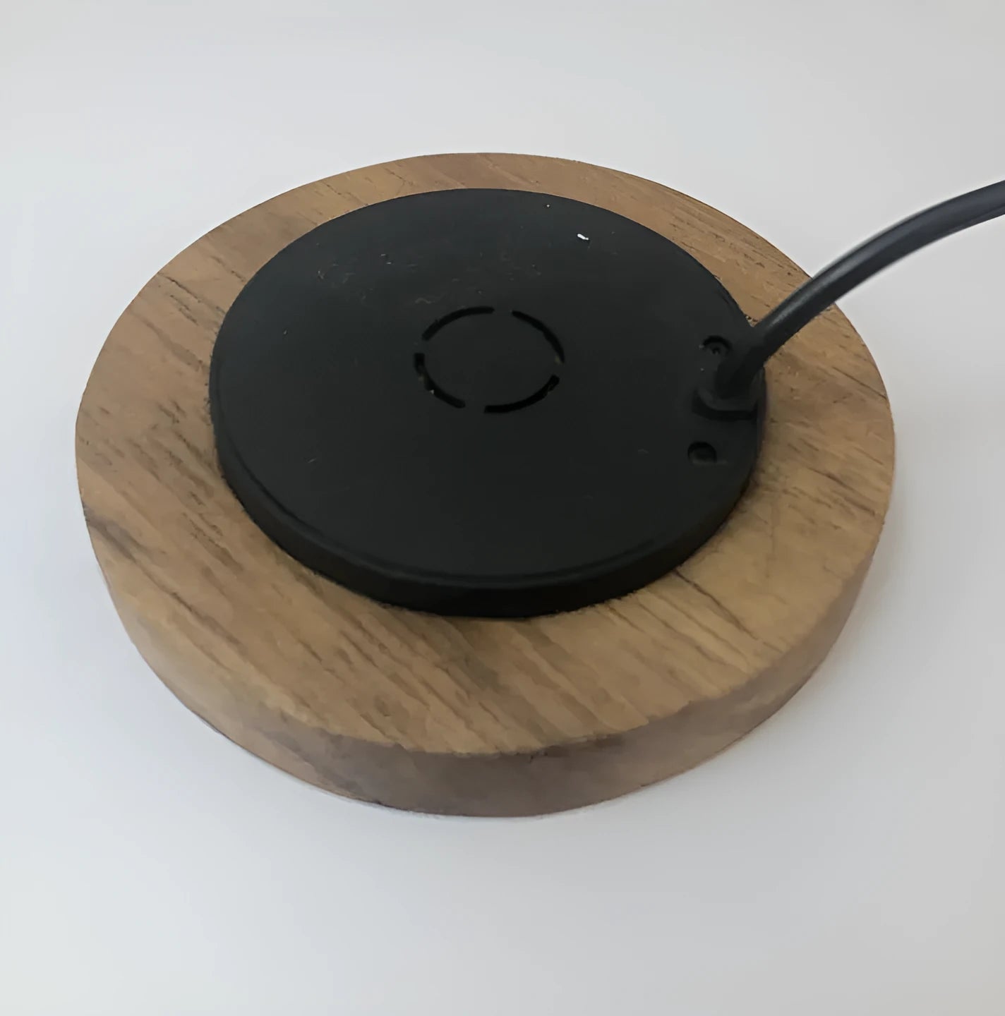 W-75 and W-60 round embedded wireless phone chargers for furniture installation with fast charging