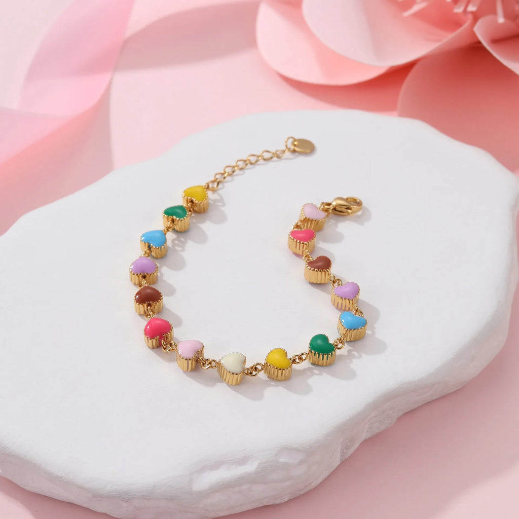 Women's heart-shaped stainless steel bracelet with 18K gold plating in gold and steel colour options