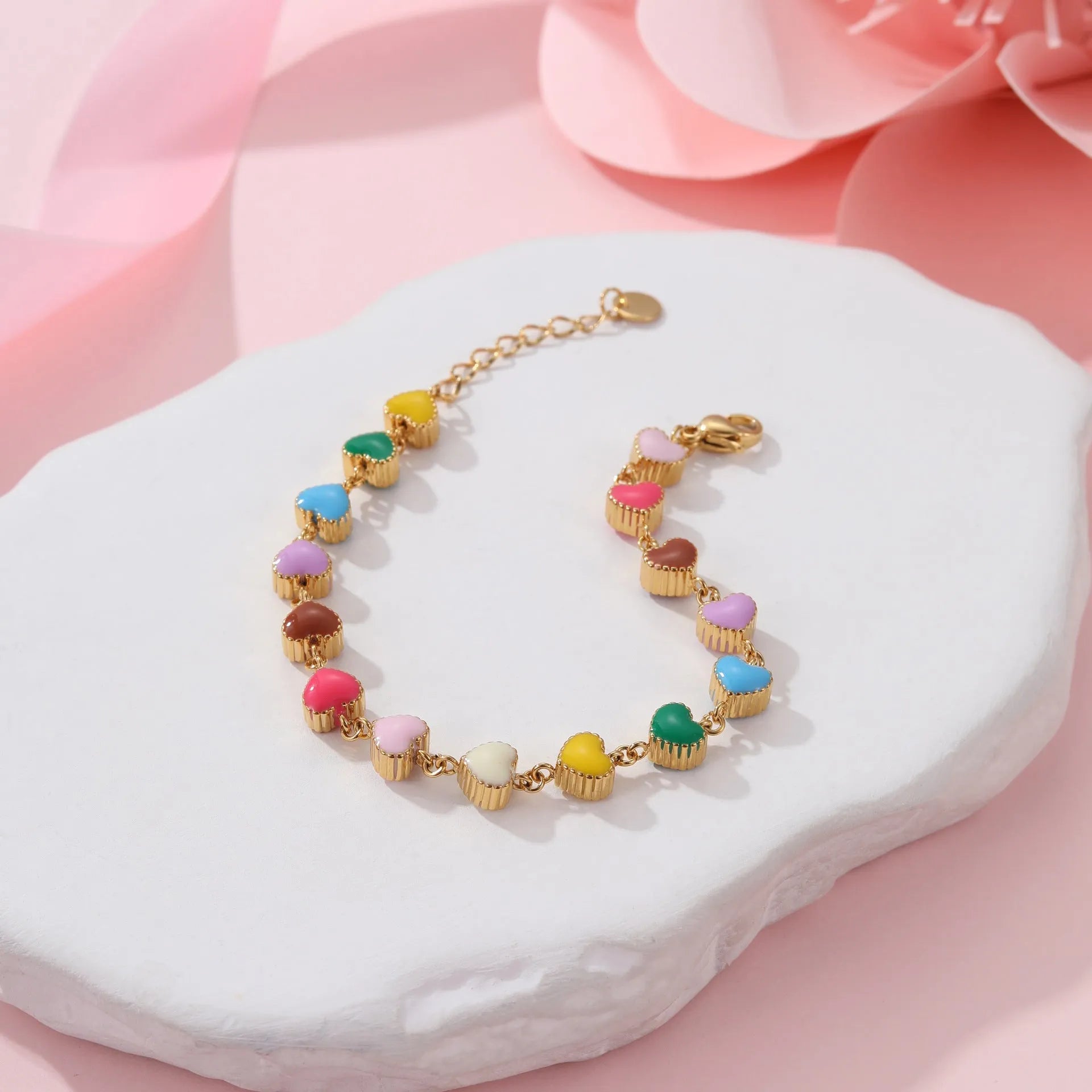 Women's heart-shaped stainless steel bracelet with 18K gold plating in gold and steel colour options